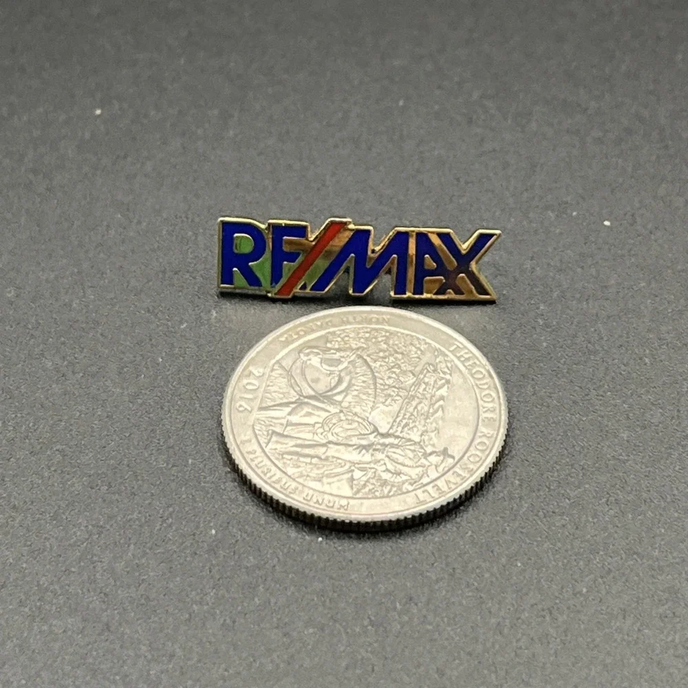 Remax Realty Company‎ Lapel Hat Pin